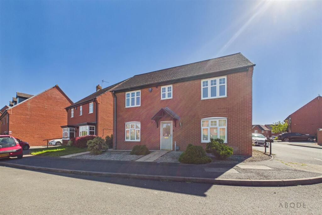 4-bed detached on Donington Drive, Woodville, Swadlincote, £335,000
