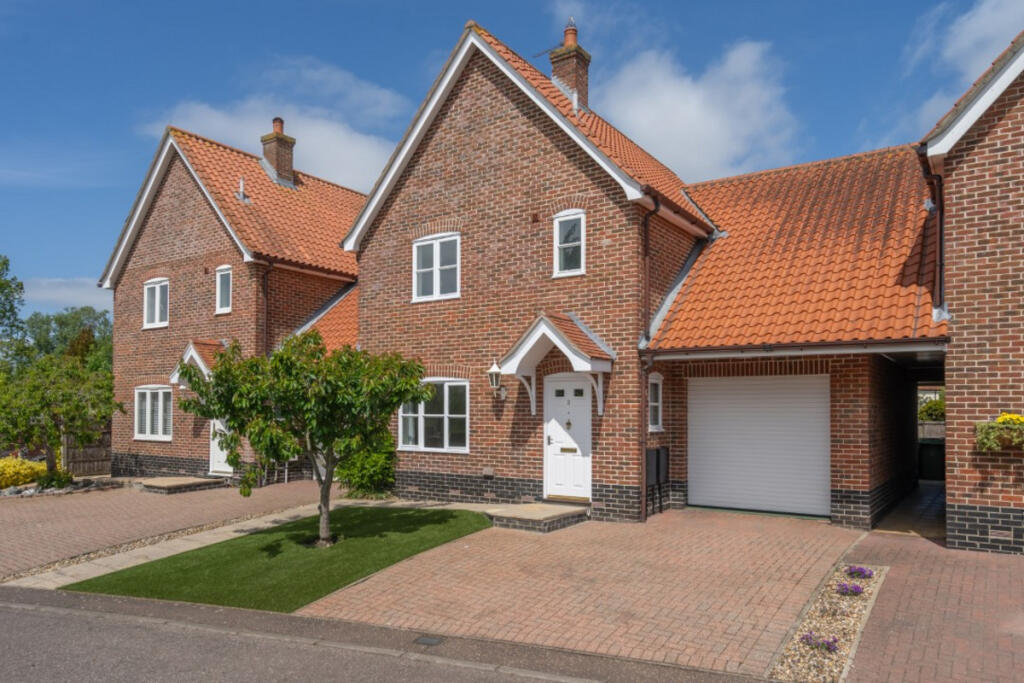 4-bed detached on River View, Beccles, NR34 0, £450,000