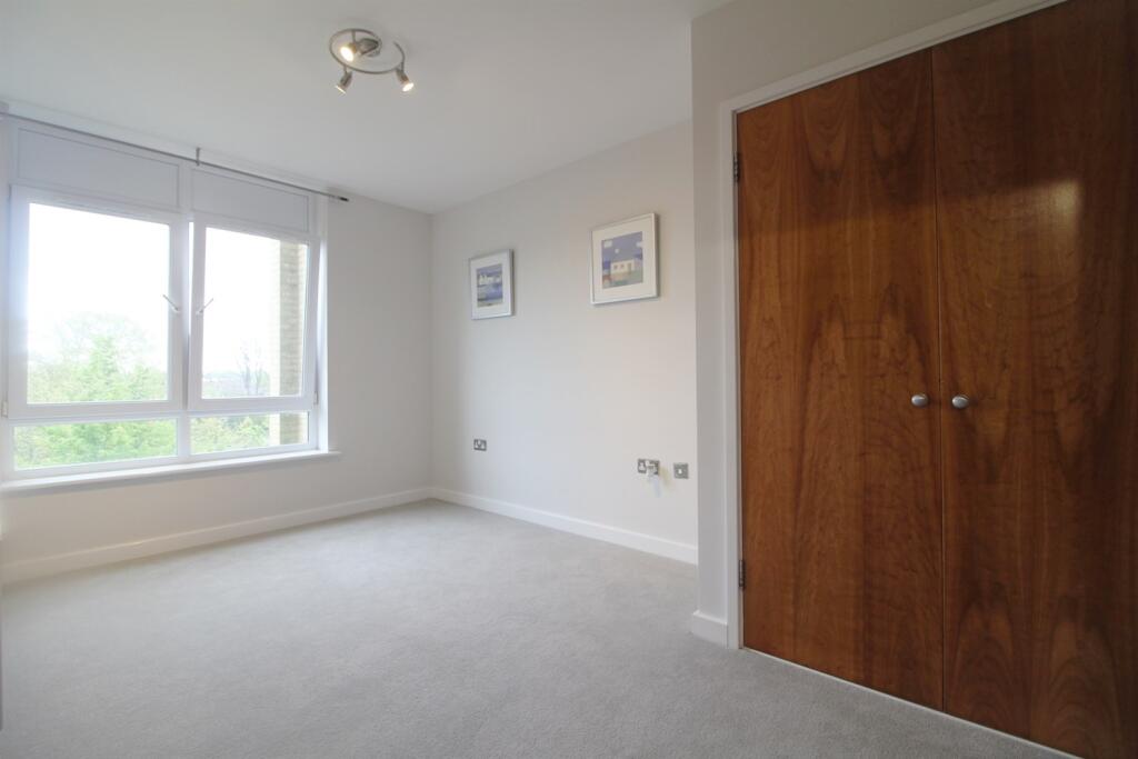 Apartment in Reading - View 5