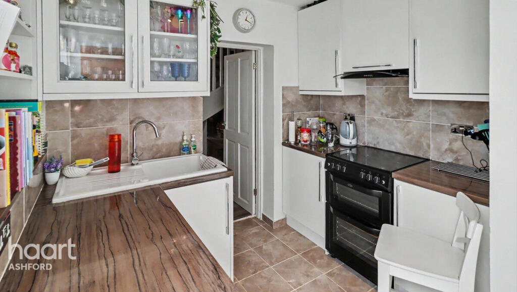 2-bed terraced on Mead Road, Ashford, £250,000