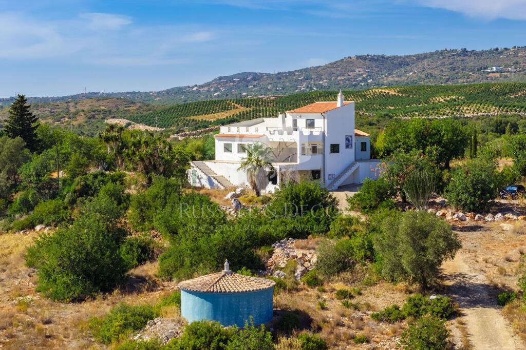 Main image of property: Algarve, Moncarapacho