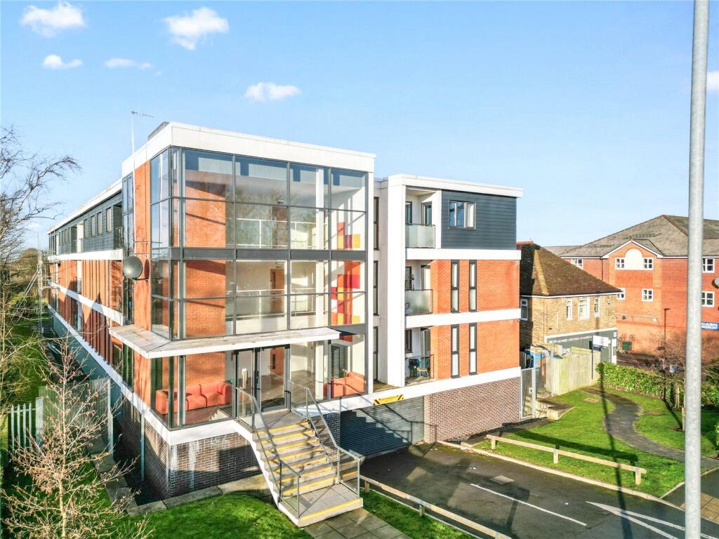 2-bed flat on Hall Lane, Manchester, Greater Manchester, M23, £169,950