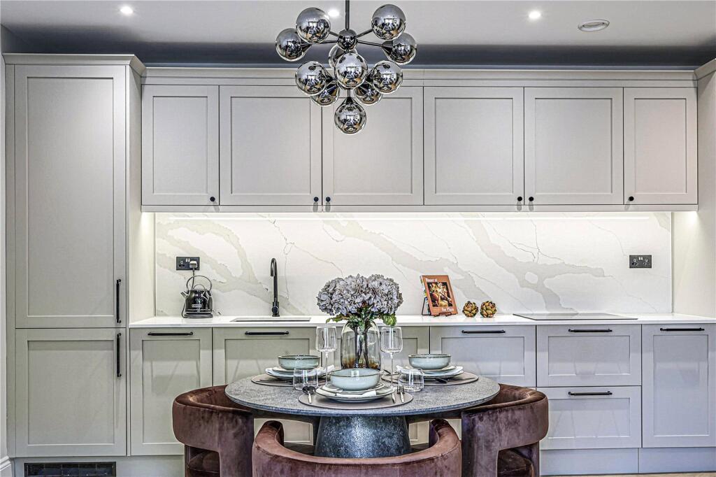Apartment in London - More