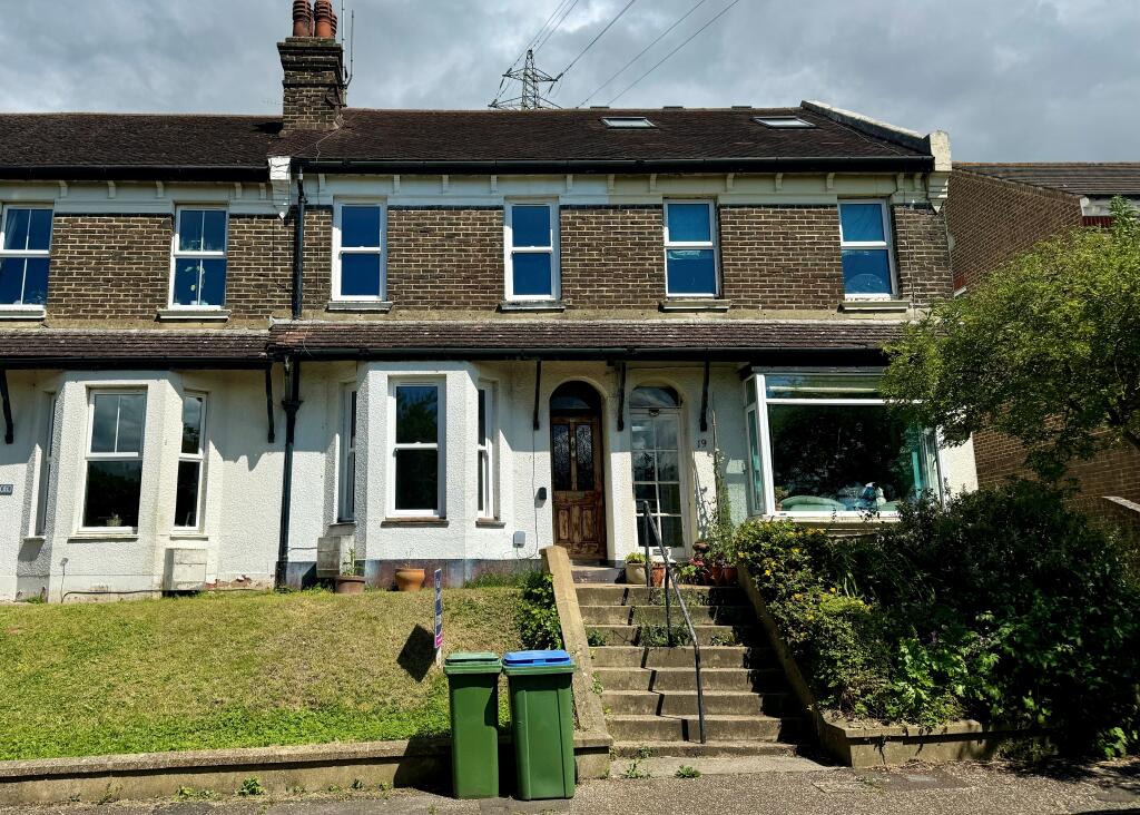 Main image of property: Dacre Gardens, Upper Beeding, Steyning, BN44