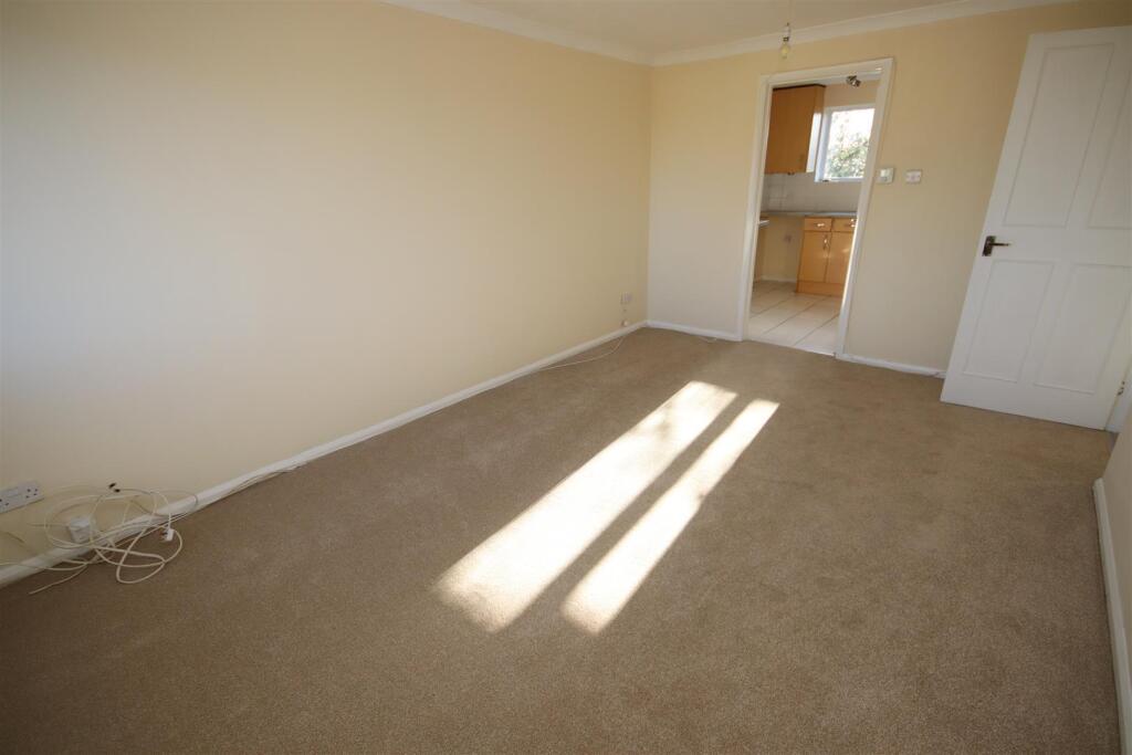 Weavern Court, Chippenham photo 4