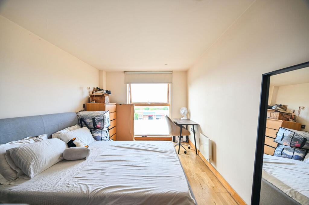 Apartment in London, Fish Island, Bow - View 5