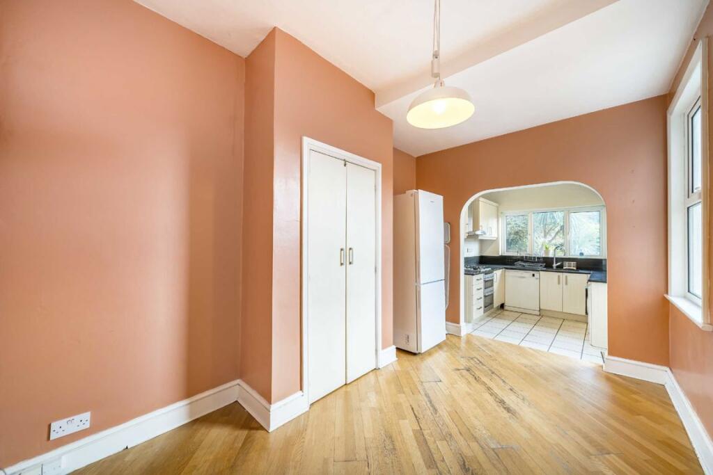 House in London, Streatham - More