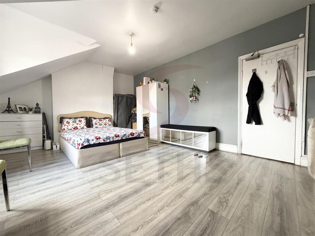 Apartment in Leicester, Clarendon Park - View 2