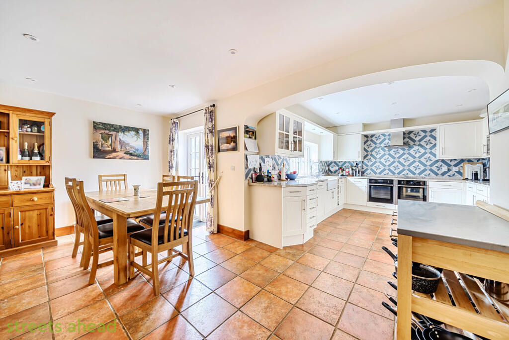 Nutfield Marsh Road, Nutfield, Redhill, Surrey, RH1 - View 5