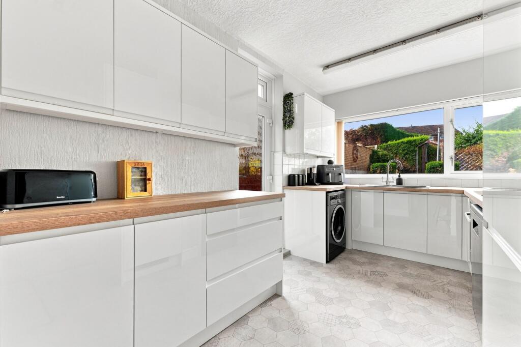 House in Chesterfield, Derbyshire - View 5