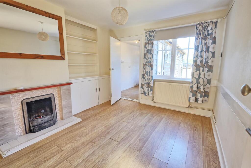 Whitehall Cottages - Hunsdon - Chain Free photo 3