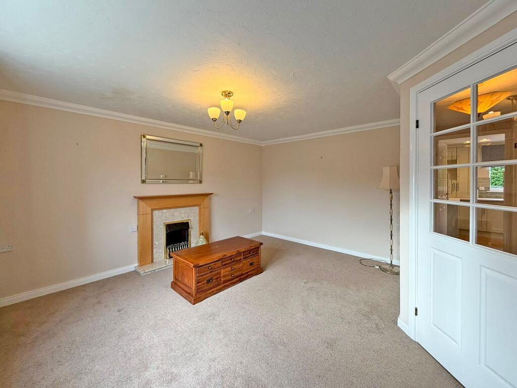 Crompton Court, Codsall, WV8 photo 3