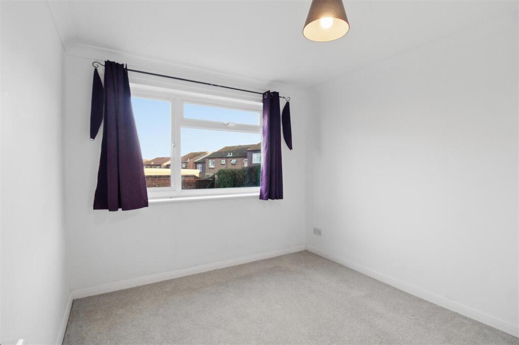Argent Close, Seaford photo 4