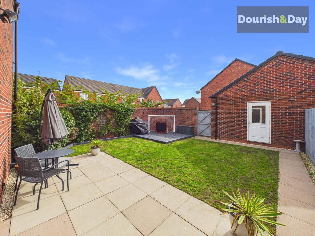 House in Stoke-on-Trent - View 4