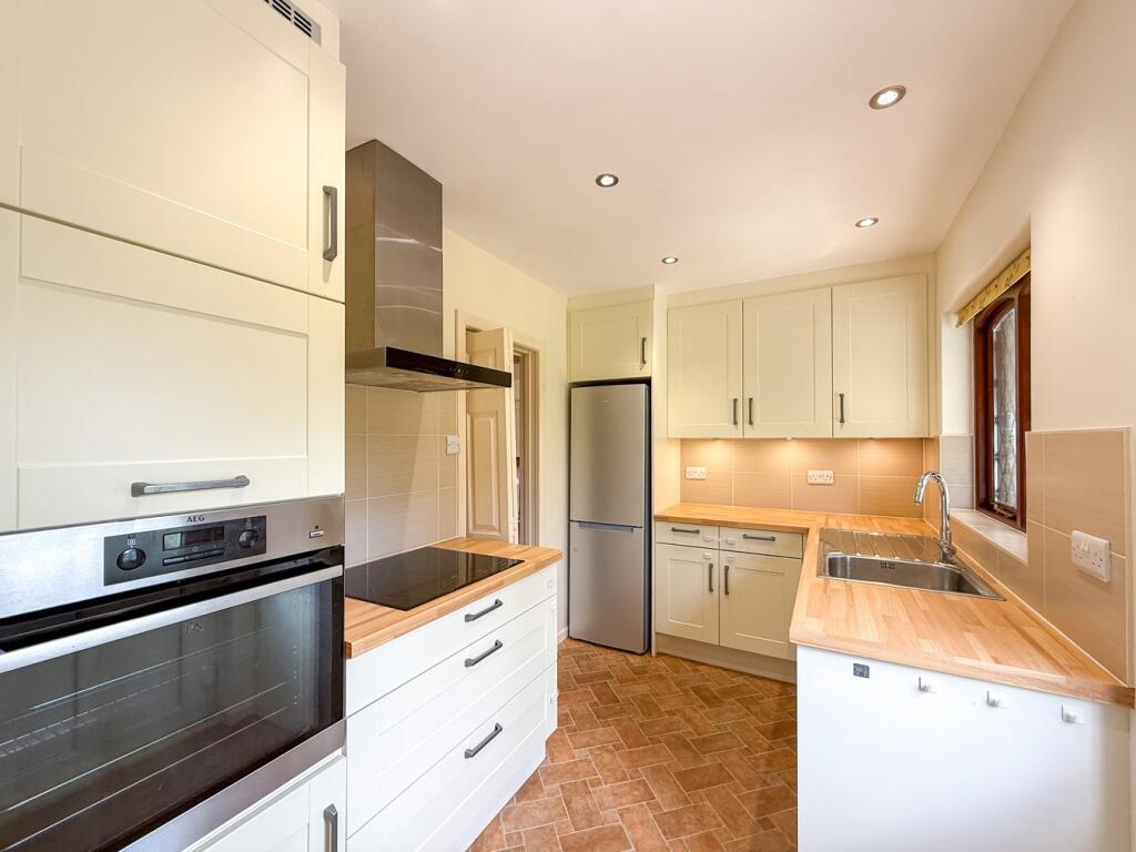 House in Kirklees, Magdale, Holme Valley - More