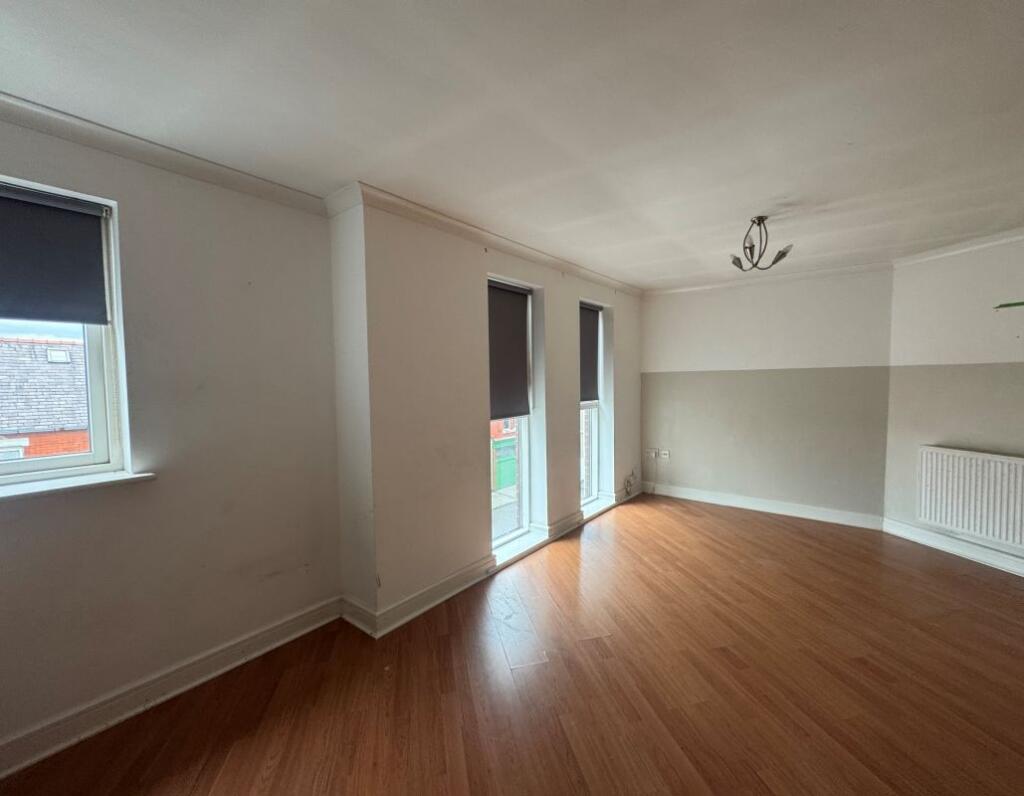 Flat 5, 81 Martins Lane, Wallasey, Merseyside, CH44 1BQ photo 4
