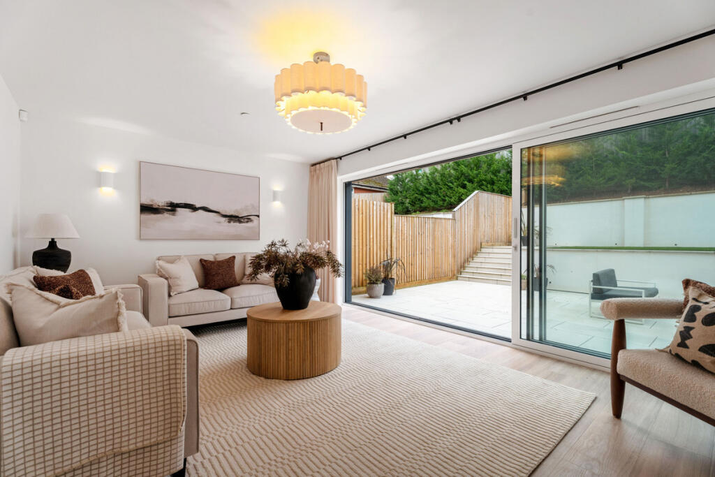 House in South Staffordshire, Kinver - More