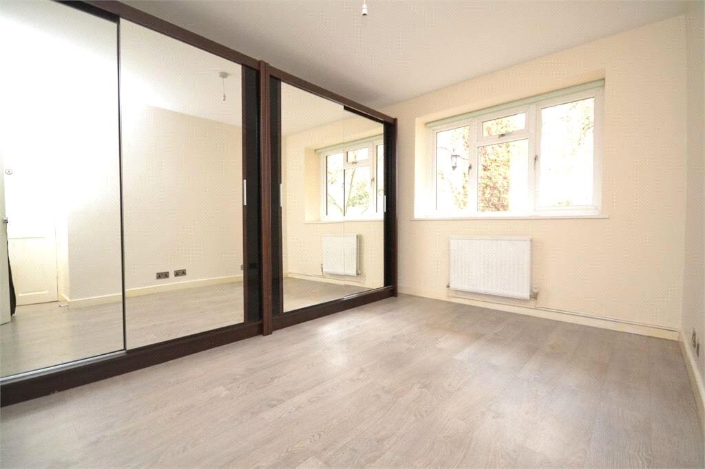 Apartment in Twickenham - View 5