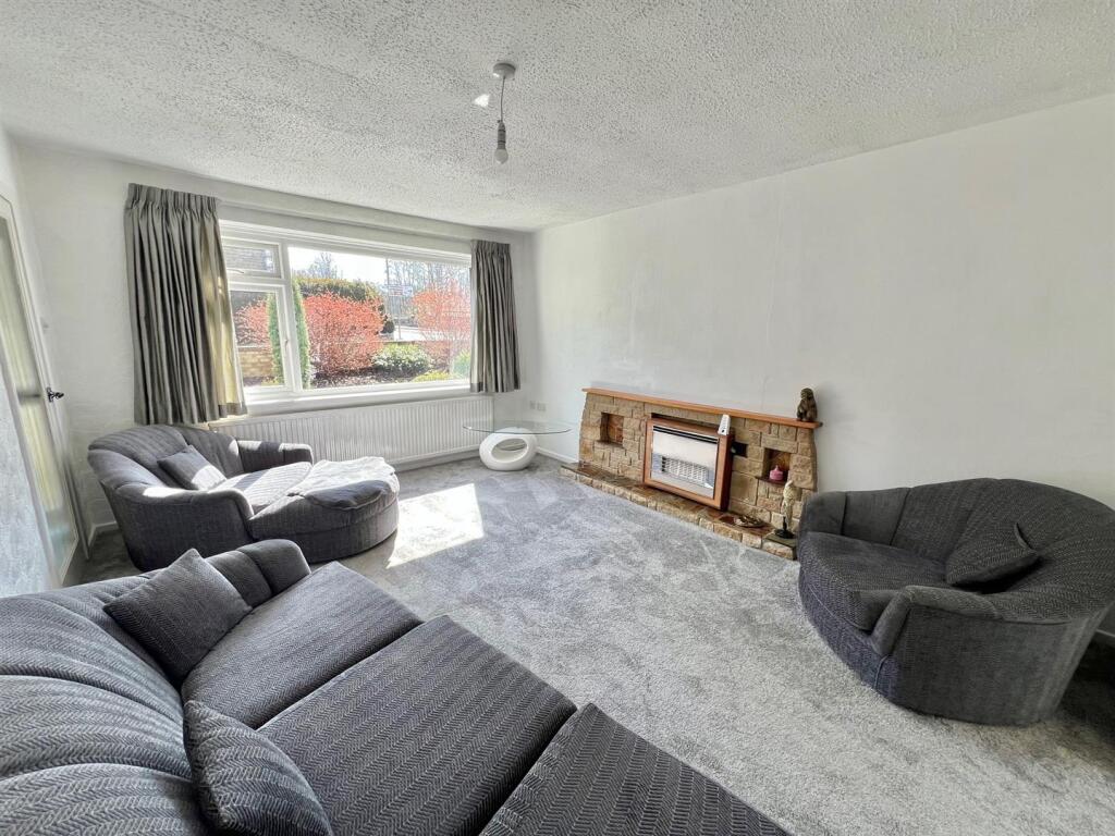 Fenay Lea Drive, Waterloo photo 4