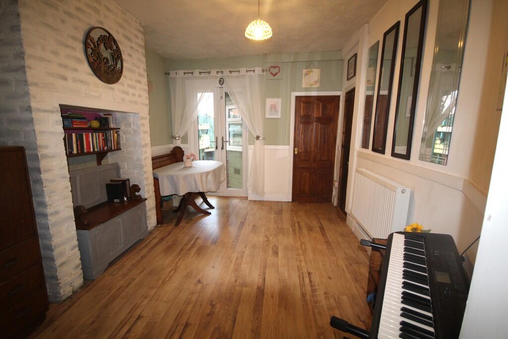 Fairfield Road, Queensferry photo 4
