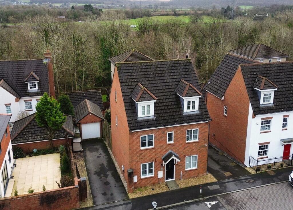 Main image of property: Bryn Dryslwyn, Bridgend, CF31