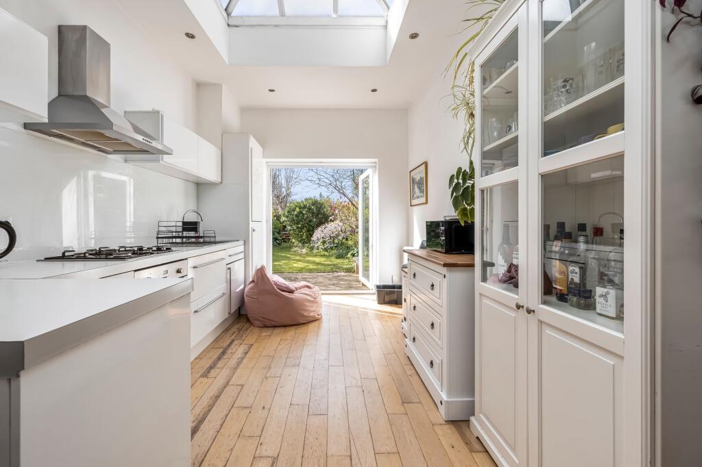 Apartment in Hove, Brighton and Hove - View 3