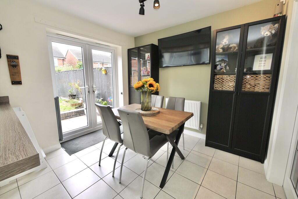 House in Doncaster, Rossington - View 4