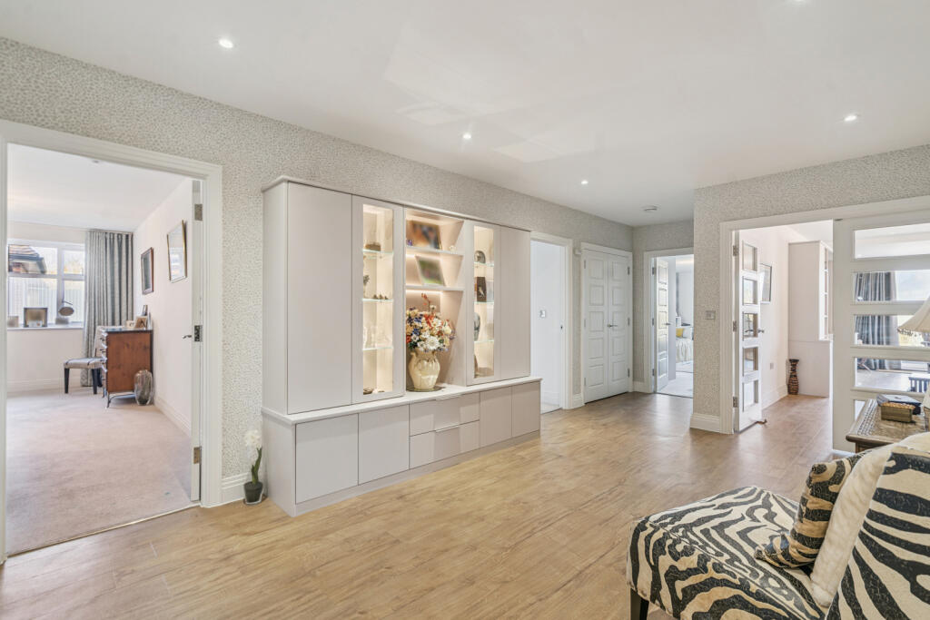 Apartment in Tatling End, Gerrards Cross - View 5