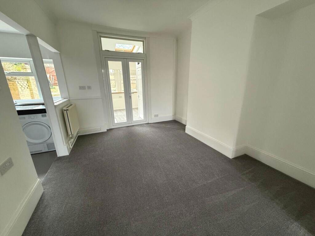 House in Dartford - More