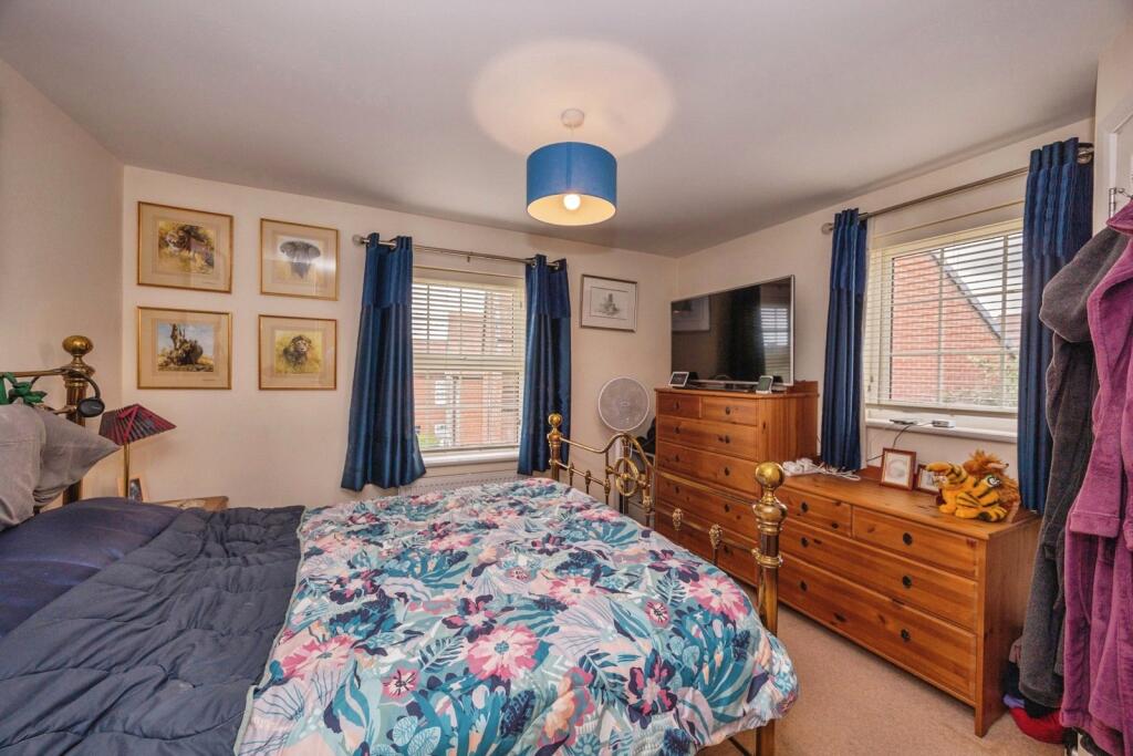 House in Clanfield - View 5