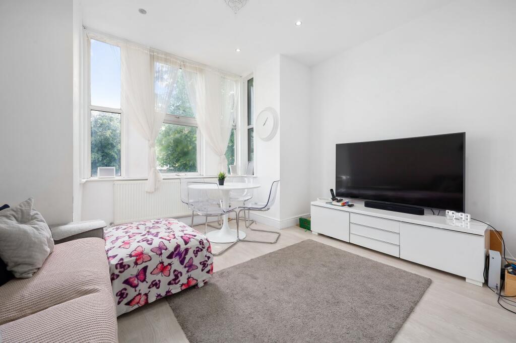 Apartment in London - View 5