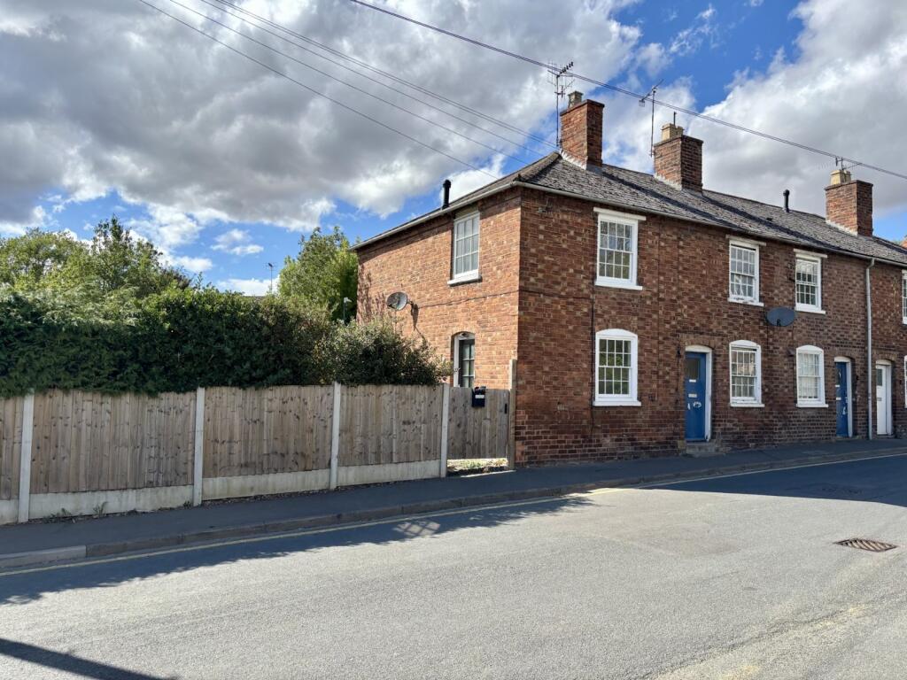 2-bed terraced on Priest Lane, Pershore, Worcestershire, WR10, £160,000
