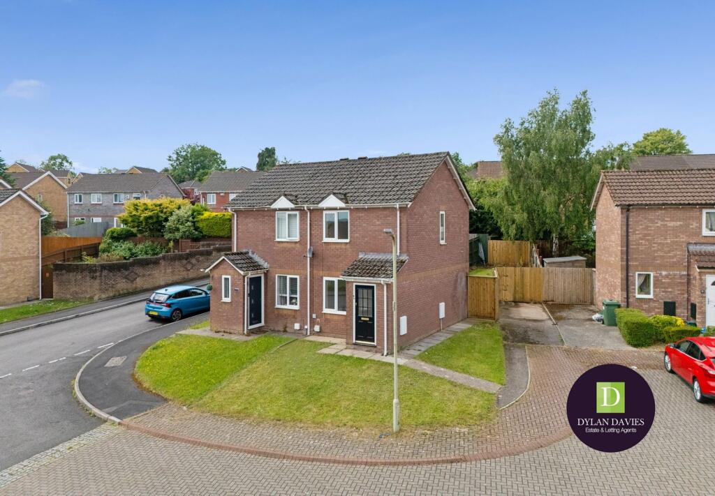 Main image of property: Ffordd Trecastell, Llanharry, CF72