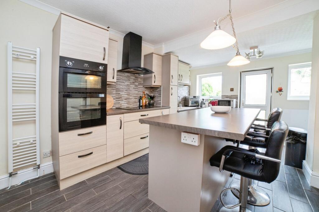 Dalestorth Road, SUTTON-IN-ASHFIELD, Nottinghamshire, NG17 photo 4