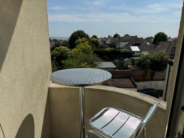 Apartment in Southend-on-Sea - View 5