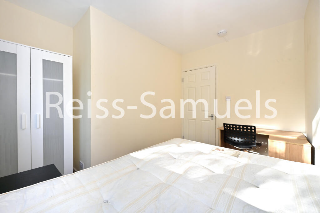 4 bedroom maisonette for rent