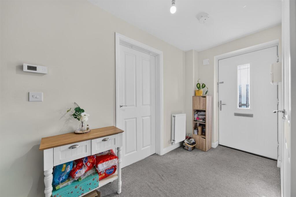 House in Northampton, Overstone - View 4
