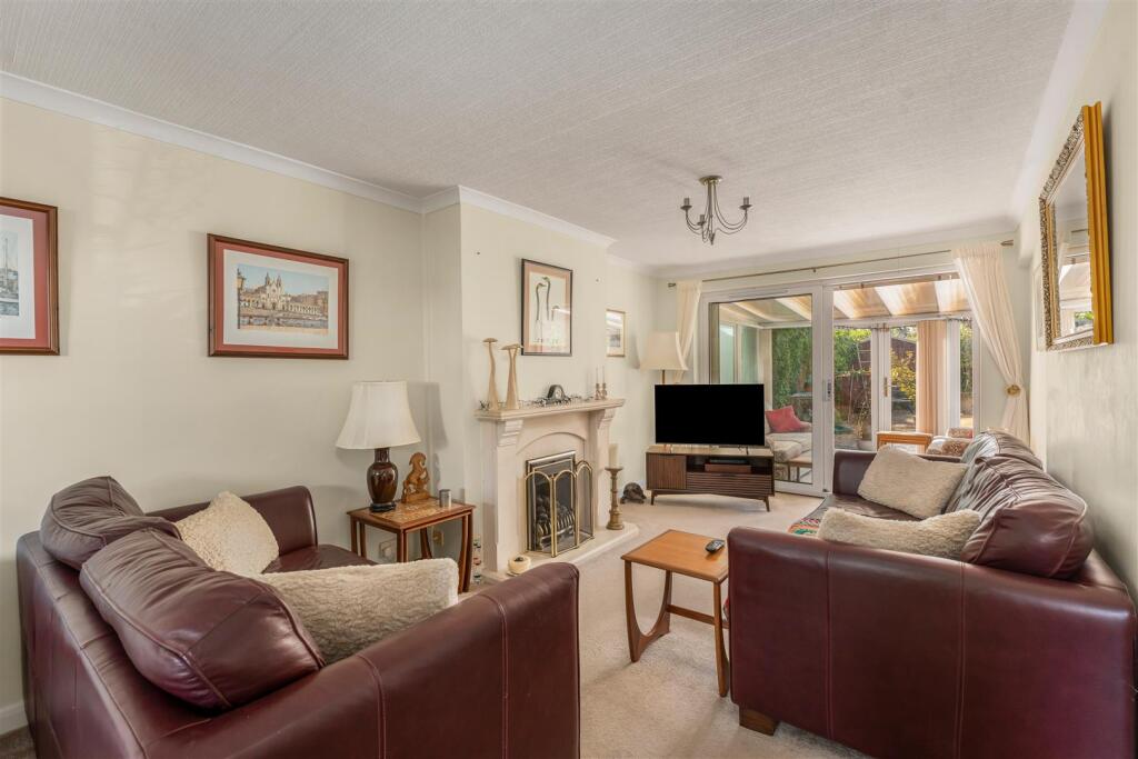 Blackwood Place, Bodicote - Greatly extended photo 2