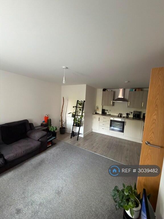 Apartment in Stockport - View 3