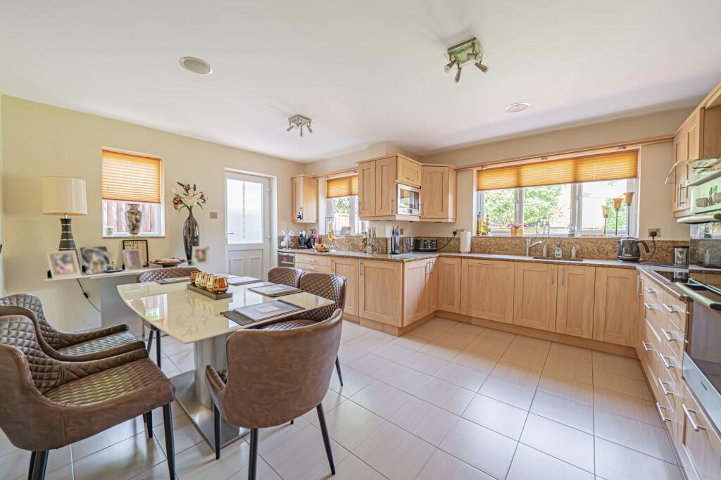 House in Solihull, Dorridge - View 2