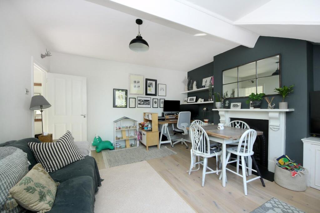 Apartment in London - View 2