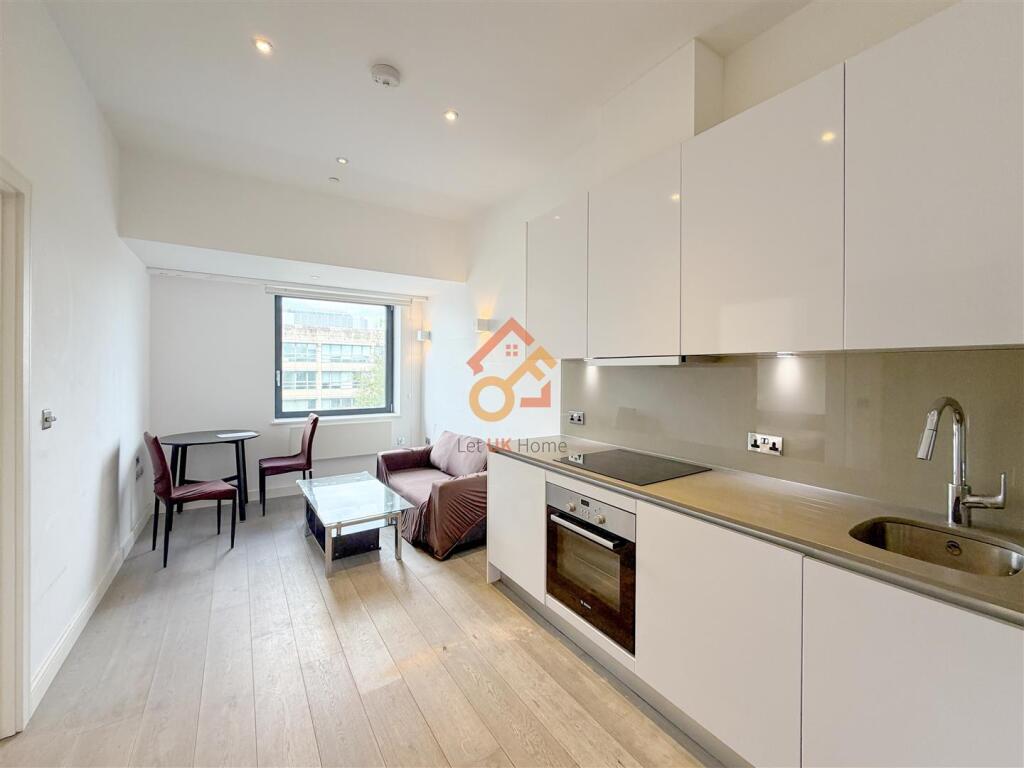 Apartment in Slough - View 2