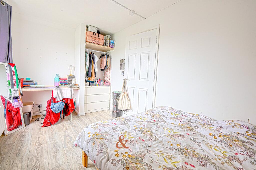 Apartment in Colchester - More