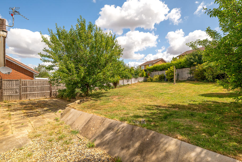 Woburn Drive, Grantham, Lincolnshire, NG31 9UE photo 3
