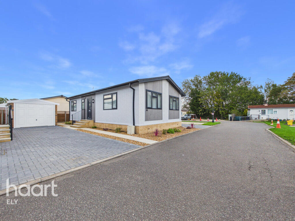 2-bed caravan on Cathedral View Park, Witchford, £220,000