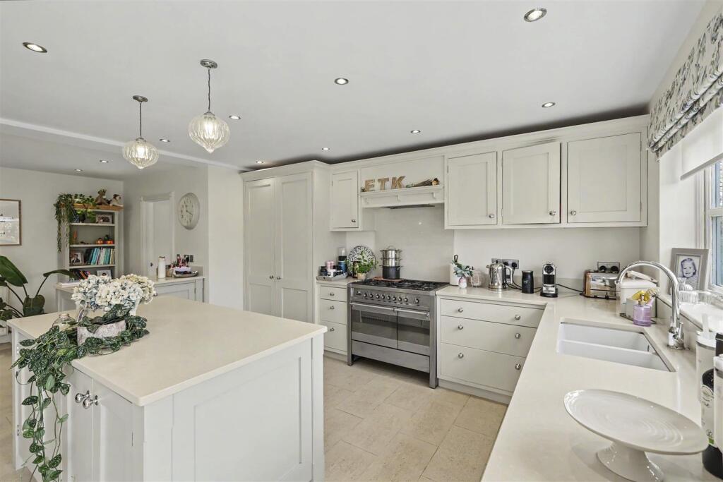 House in Uttlesford, Wimbish - More