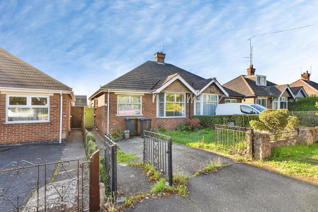 3-bed semi-detached on Bants Lane, Northampton, £215,000