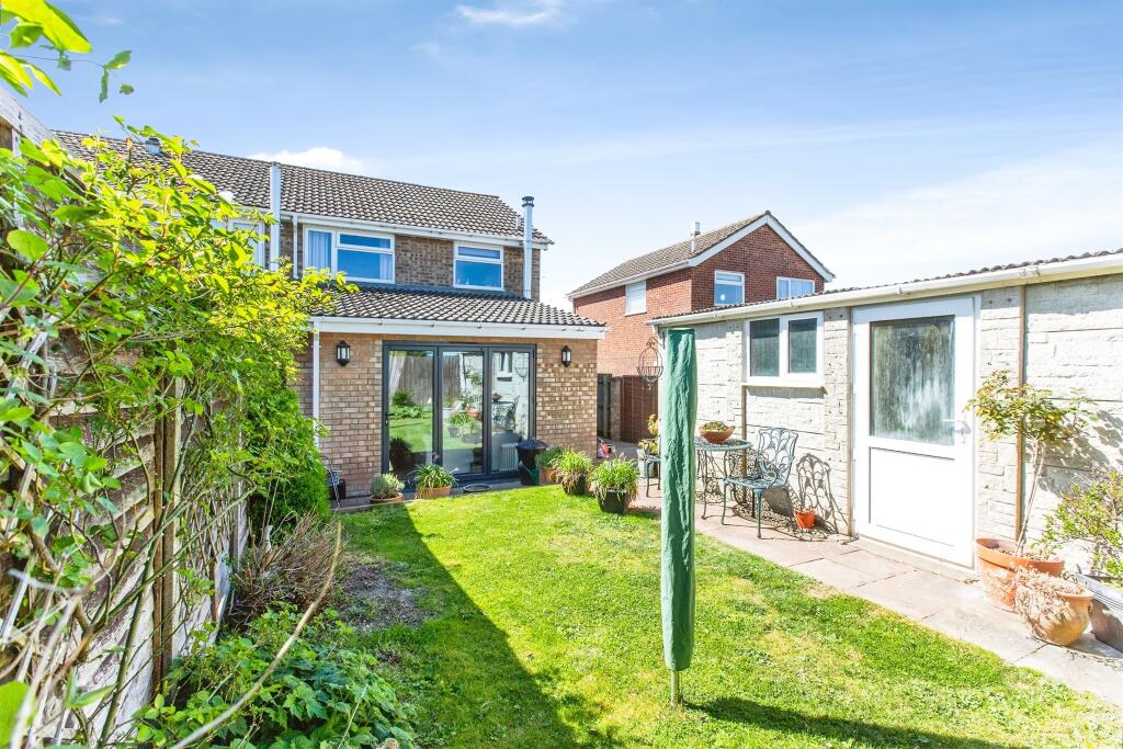 House in Kettering, Ringstead - View 4