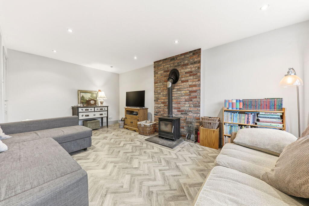 Laurel Court, Ossett, WF5 photo 3
