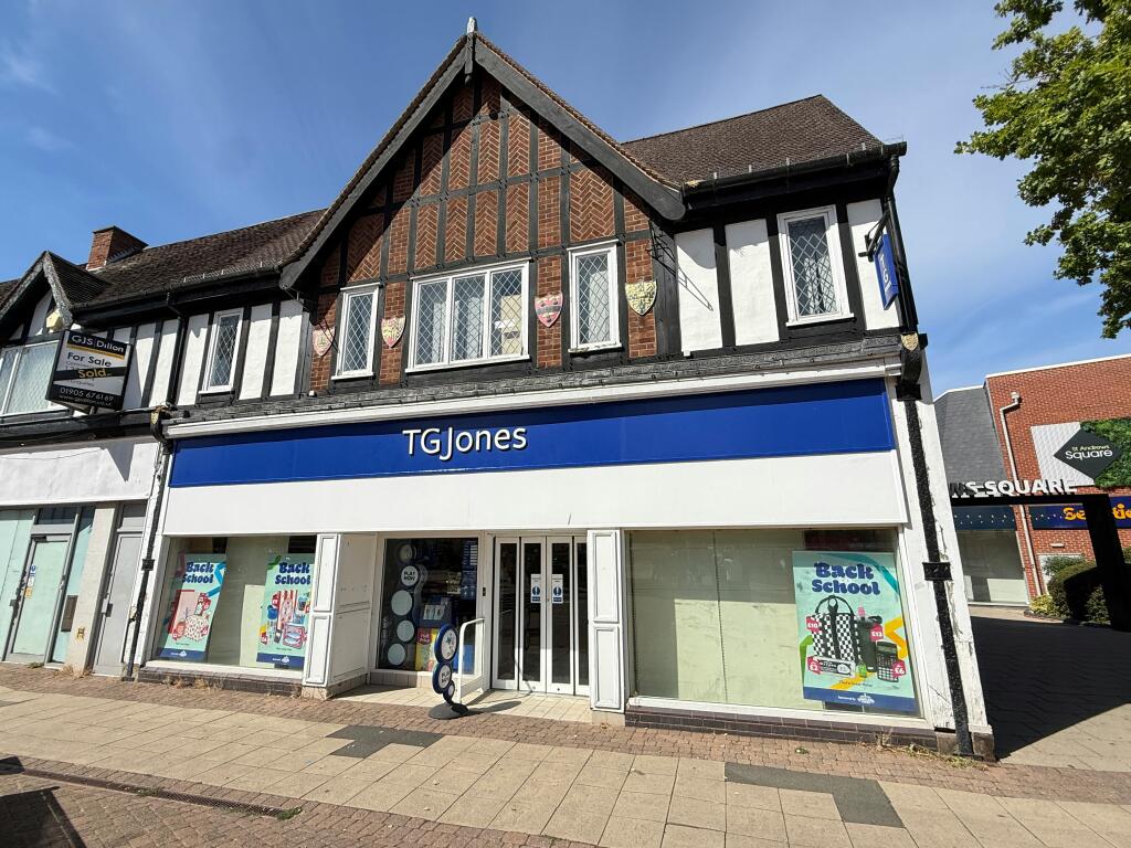 Main image of property: 17 Victoria Square, Droitwich, WR9 8DE